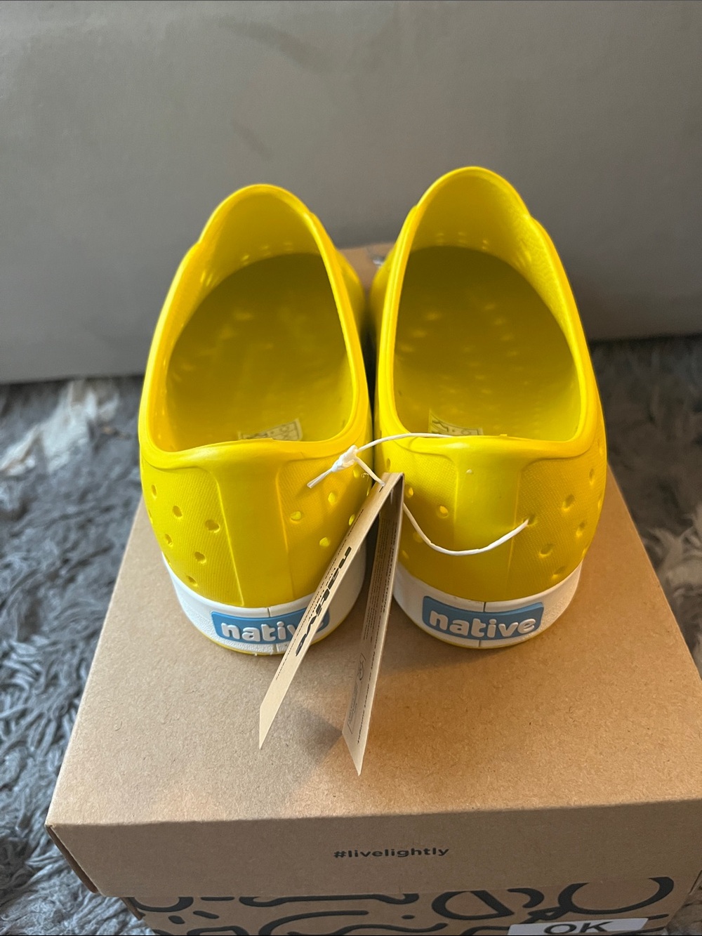 Native Shoes jefferson shoe. Kids size 3. Yellow. White. New with tags. - Picture 3 of 7